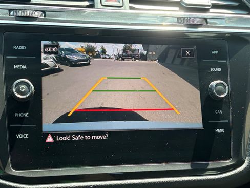 Used 2021 Volkswagen Tiguan SE R-Line AWD/4WD image 23