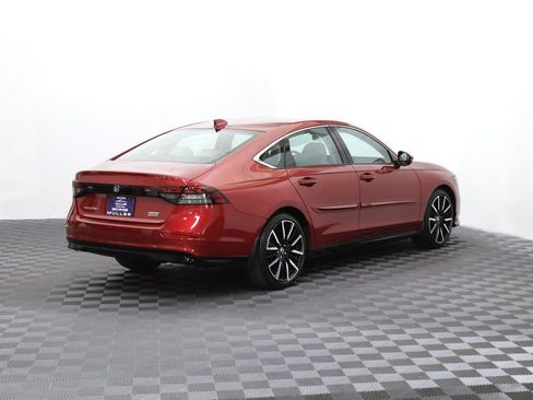 Used 2023 Honda Accord Touring image 9