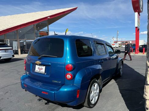 Used 2010 Chevrolet HHR LT image 5