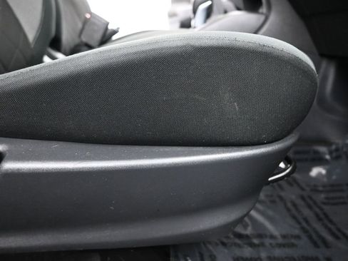 Used 2020 Nissan Kicks S image 12