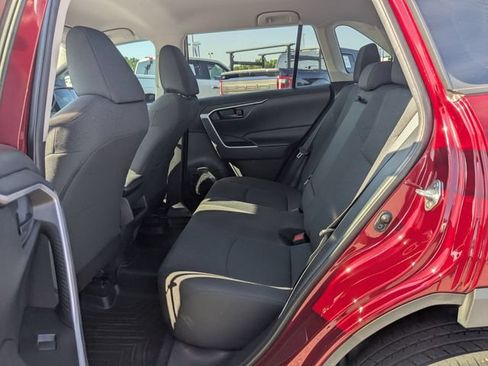 Used 2021 Toyota RAV4 LE FWD image 21