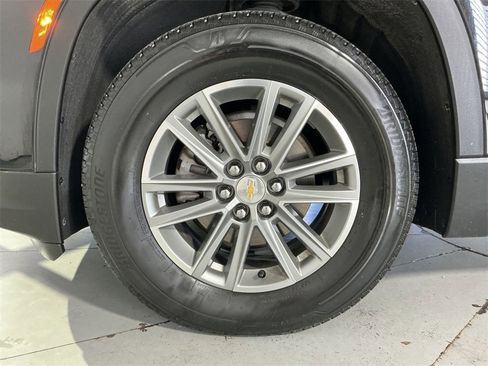 Used 2023 Chevrolet Traverse LT w/ LPO, Roadside Safety Package image 20