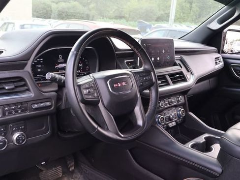Used 2023 GMC Yukon AT4 w/ AT4 Premium Package AWD/4WD image 9
