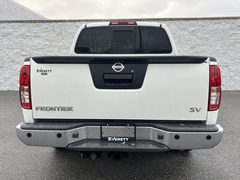 Used 2020 Nissan Frontier SV image 3