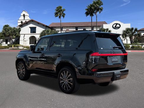 Used 2026 Lexus GX 550 w/ Accessory Package (2T) AWD/4WD image 4