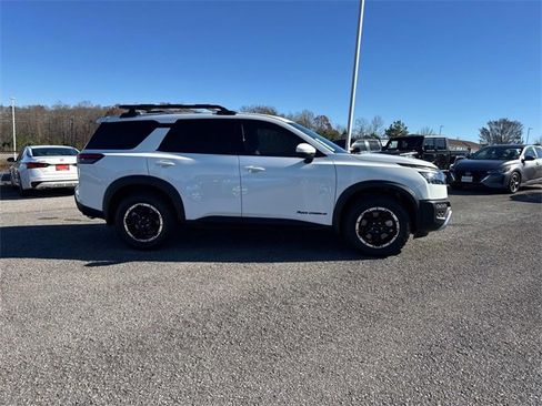 New 2025 Nissan Pathfinder Rock Creek image 3