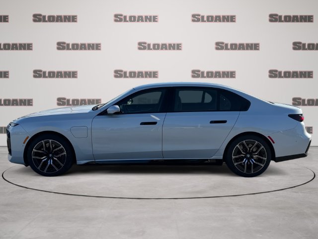 Certified 2026 BMW 750e xDrive AWD/4WD image 2