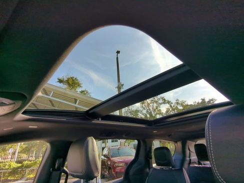 New 2026 Chrysler Pacifica Limited w/ Uconnect Theater Family Group AWD/4WD image 27