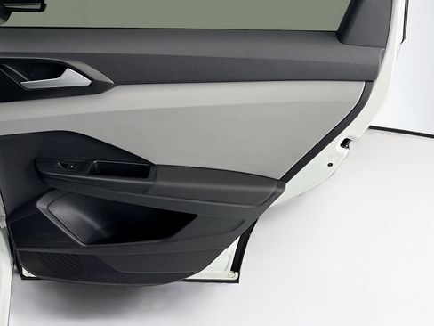 Certified 2022 Volkswagen Taos SE FWD image 25