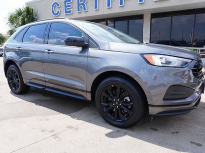 Used 2024 Ford Edge SE w/ Black Appearance Package