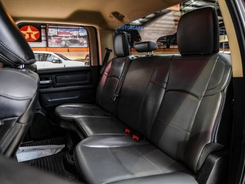 Used 2019 RAM 2500 Tradesman w/ Chrome Appearance Group image 35