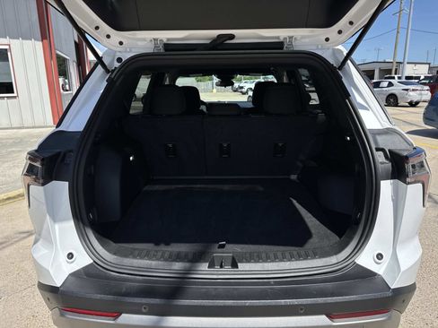 Used 2025 Chevrolet Equinox LT image 8