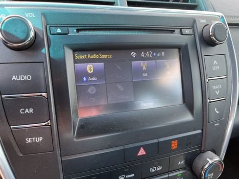 Used 2015 Toyota Camry LE FWD image 4