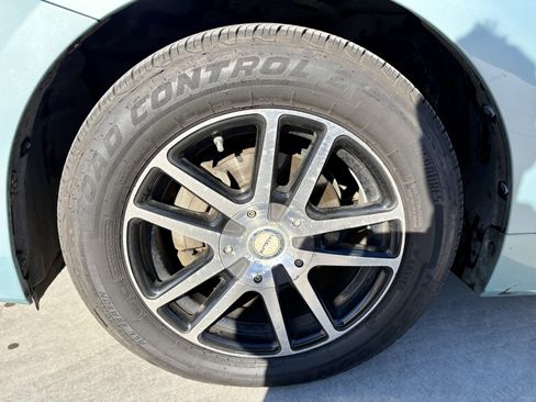 Used 2016 Toyota Prius V image 9