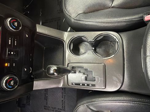 Used 2013 Kia Sorento EX w/ EX V6 Premium Pkg image 31