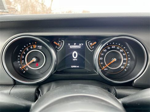 Used 2022 Jeep Gladiator Willys image 12