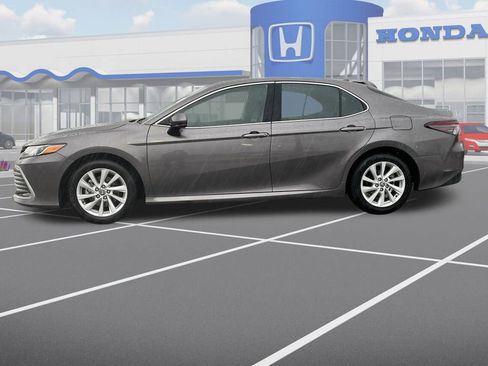 Used 2024 Toyota Camry LE image 5