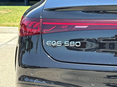 Used 2022 Mercedes-Benz EQS 580 4MATIC Sedan image 11