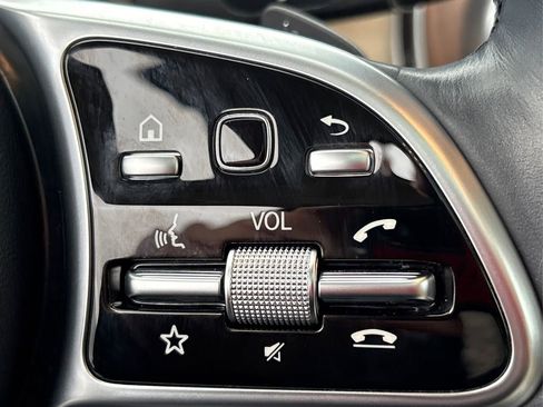 Used 2021 Mercedes-Benz GLC 300 4MATIC image 25