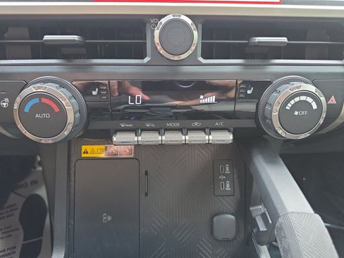 Used 2025 Toyota Tacoma TRD Sport w/ TRD Sport Upgrade Package RWD image 25