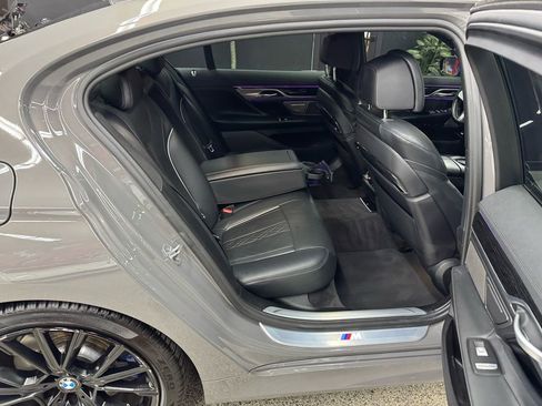 Used 2020 BMW 750i xDrive w/ M Sport Package AWD/4WD image 16