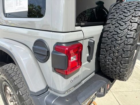 Used 2022 Jeep Wrangler Unlimited Rubicon AWD/4WD image 15