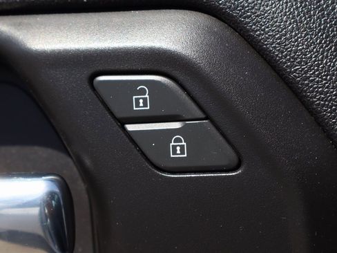 Used 2020 Chevrolet Silverado 2500 W/T w/ WT Convenience Package image 17