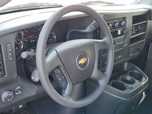 New 2025 Chevrolet Express 3500 image 22