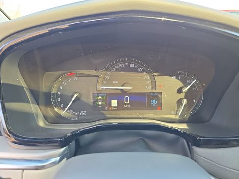 Used 2018 Cadillac XT5 Luxury w/ Driver Awareness Package AWD/4WD image 22
