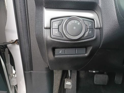 Used 2018 Ford Explorer XLT w/ Equipment Group 202A image 21