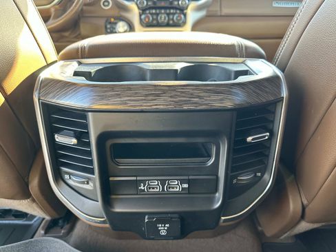 Used 2019 RAM 1500 Laramie image 13