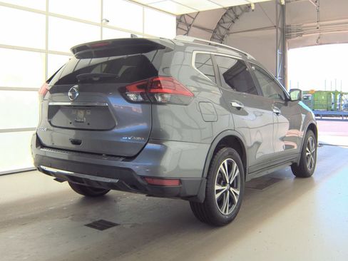 Used 2020 Nissan Rogue SV w/ Premium Package AWD/4WD image 4