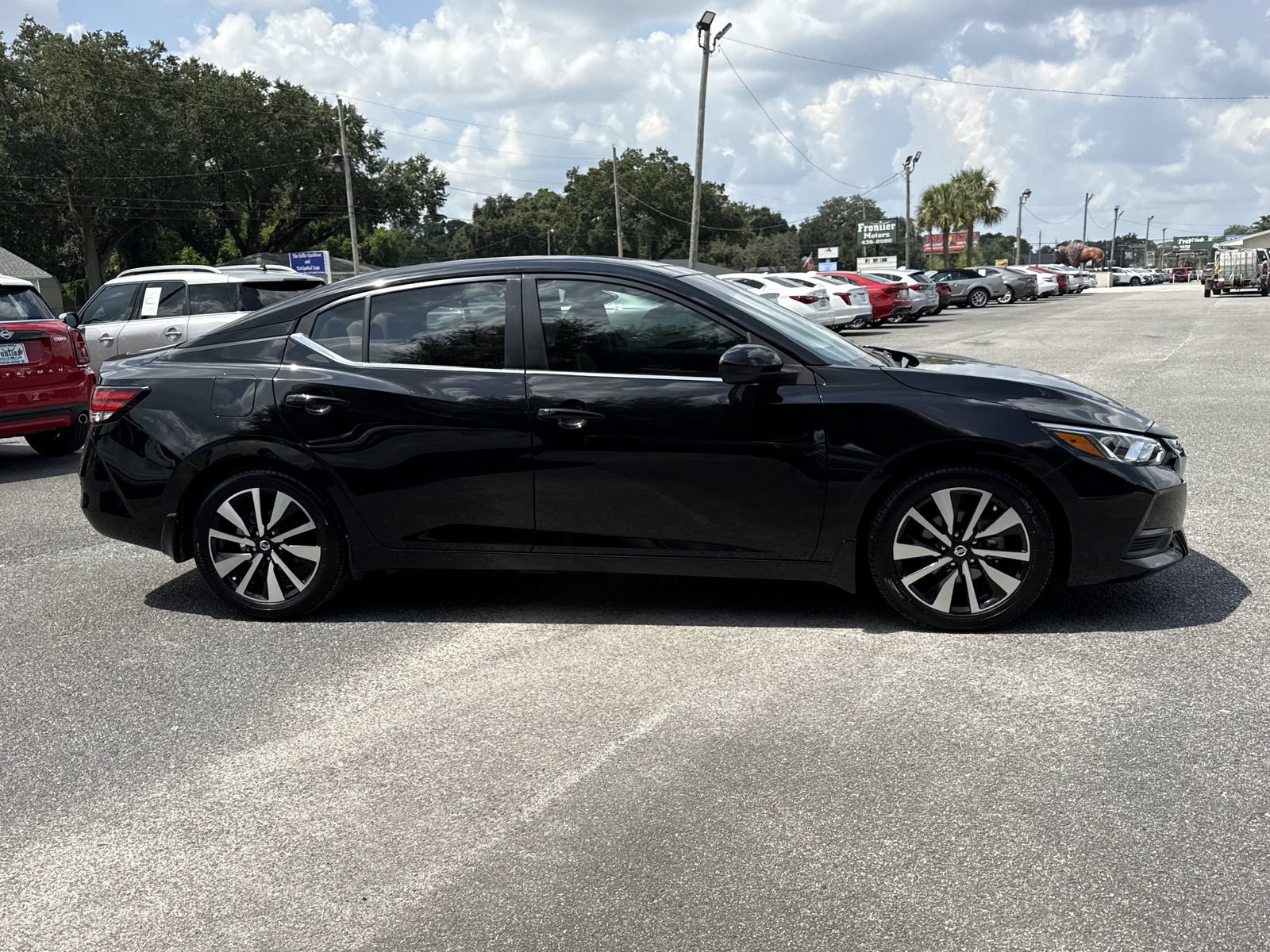 Used 2023 Nissan Sentra SV w/ SV Premium Package FWD image 6
