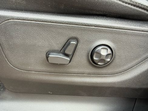 Used 2019 RAM 1500 Big Horn image 23