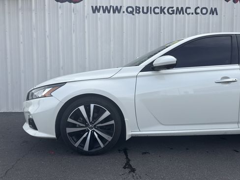 Used 2021 Nissan Altima 2.5 Platinum image 3
