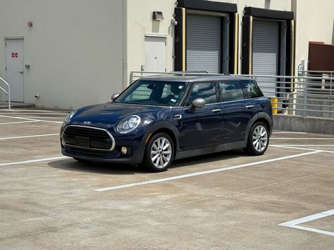 Used 2016 MINI Cooper Clubman FWD image 3