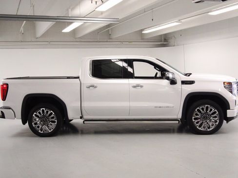 Used 2024 GMC Sierra 1500 Denali Ultimate image 5