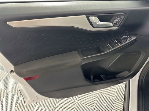 Used 2020 Ford Escape SE FWD image 29