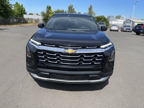 Used 2026 Chevrolet Equinox LT AWD/4WD image 8