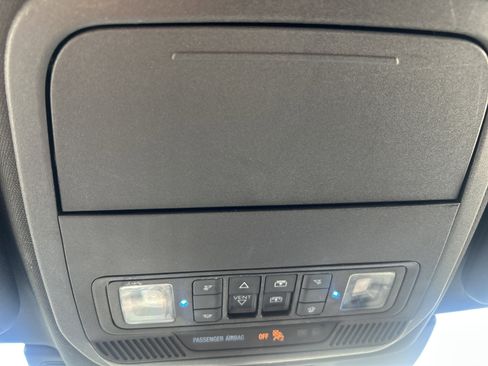 Used 2020 Ford Explorer XLT w/ Equipment Group 202A AWD/4WD image 31