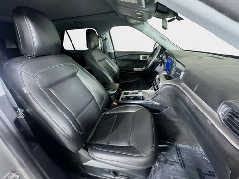 Used 2022 Ford Explorer XLT w/ Equipment Group 202A RWD image 29