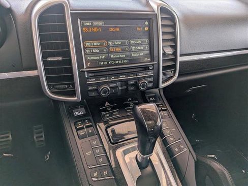 Used 2016 Porsche Cayenne S image 13