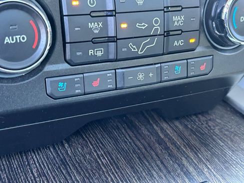 Used 2020 Ford F250 Lariat w/ Lariat Ultimate Package AWD/4WD image 26