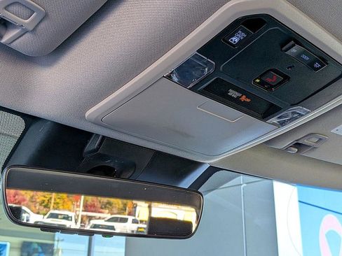 Used 2023 Toyota Tundra Limited image 28