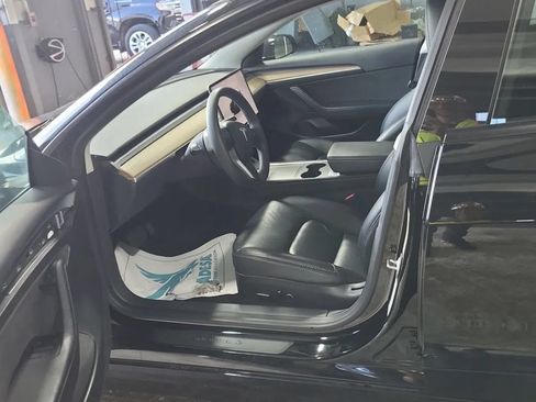 Used 2023 Tesla Model 3 Standard Range RWD image 4