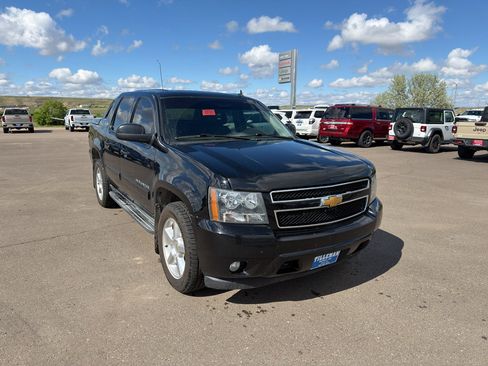 Used 2013 Chevrolet Avalanche LT AWD/4WD image 7