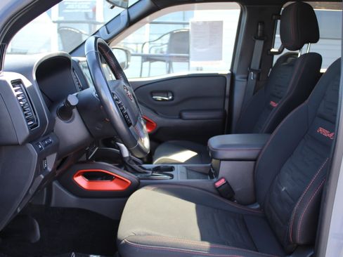 Used 2023 Nissan Frontier PRO-4X image 14
