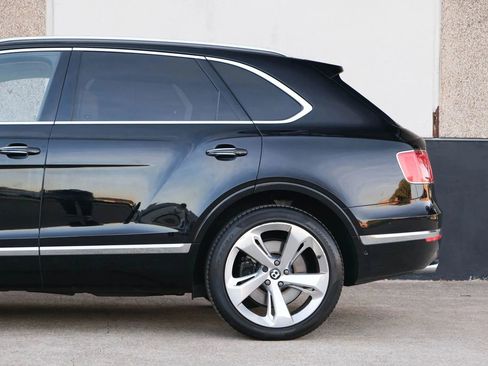 Used 2018 Bentley Bentayga image 8