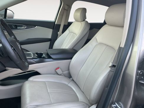 Used 2020 Lincoln Nautilus Reserve w/ Equipment Group 201A AWD/4WD image 9