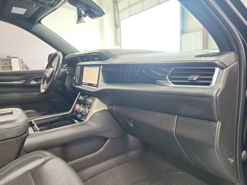 Used 2021 GMC Yukon XL Denali w/ Denali Premium Package image 41